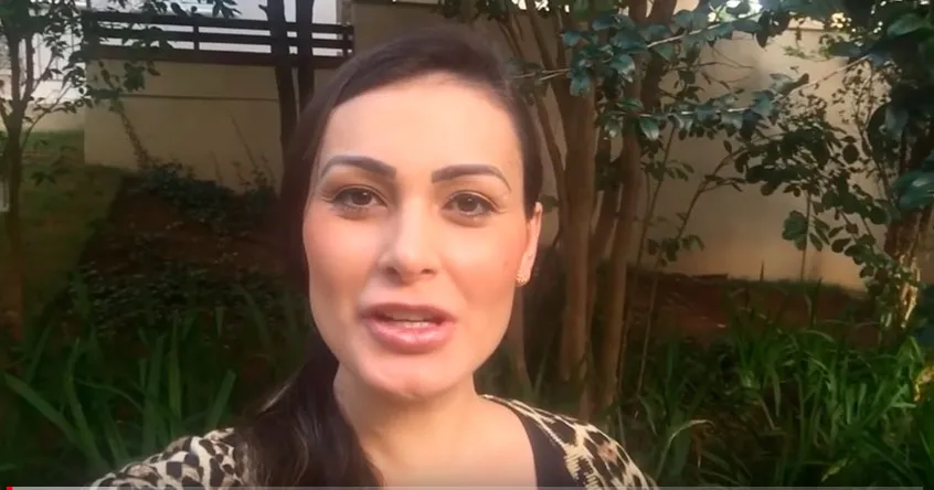 Urach gravou um vídeo em seu canal do YouTube para falar sobre sexo com os seguidores