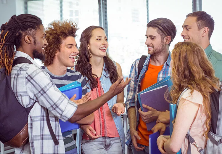 Programas de bolsas de estudo da iniciativa privada oferecem descontos de até 70%