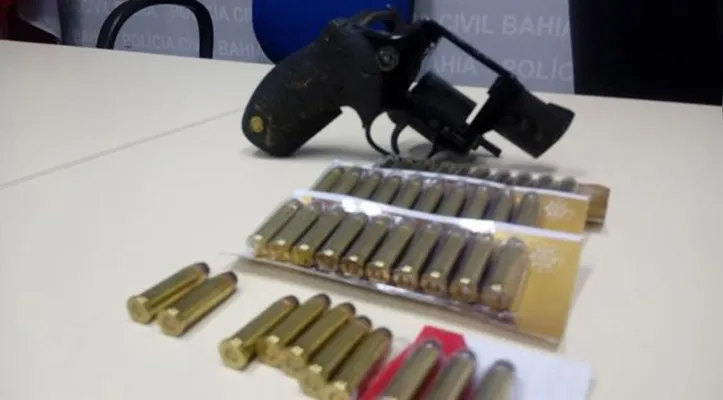 Imagem ilustrativa da imagem Chefe do tráfico em Camaçari e homicida é preso em Sergipe