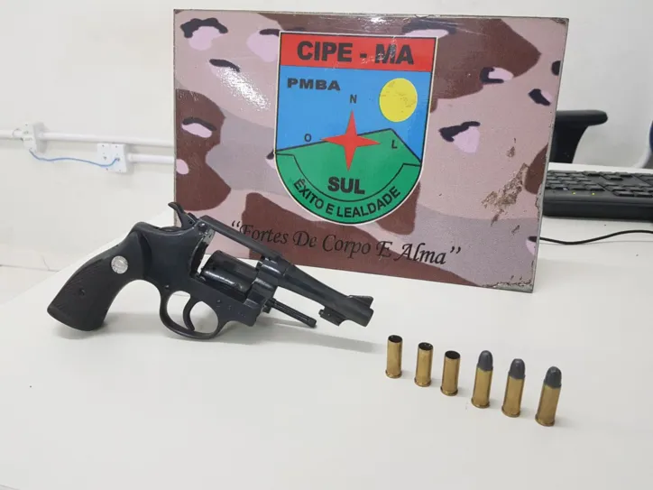 Imagem ilustrativa da imagem Suspeito de matar PM morre em confronto com a polícia na Bahia
