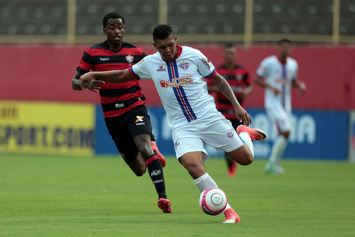 Vitória "acorda" no segundo tempo e goleia o Bahia de Feira