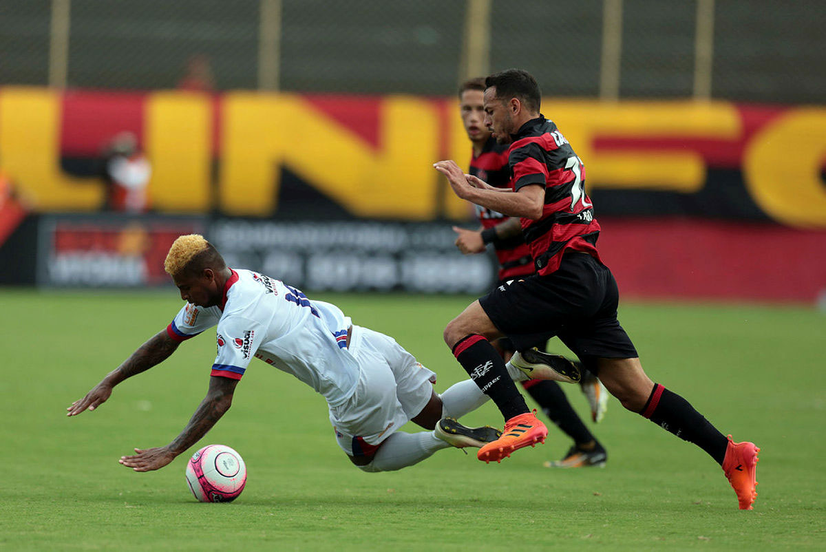 Vitória "acorda" no segundo tempo e goleia o Bahia de Feira