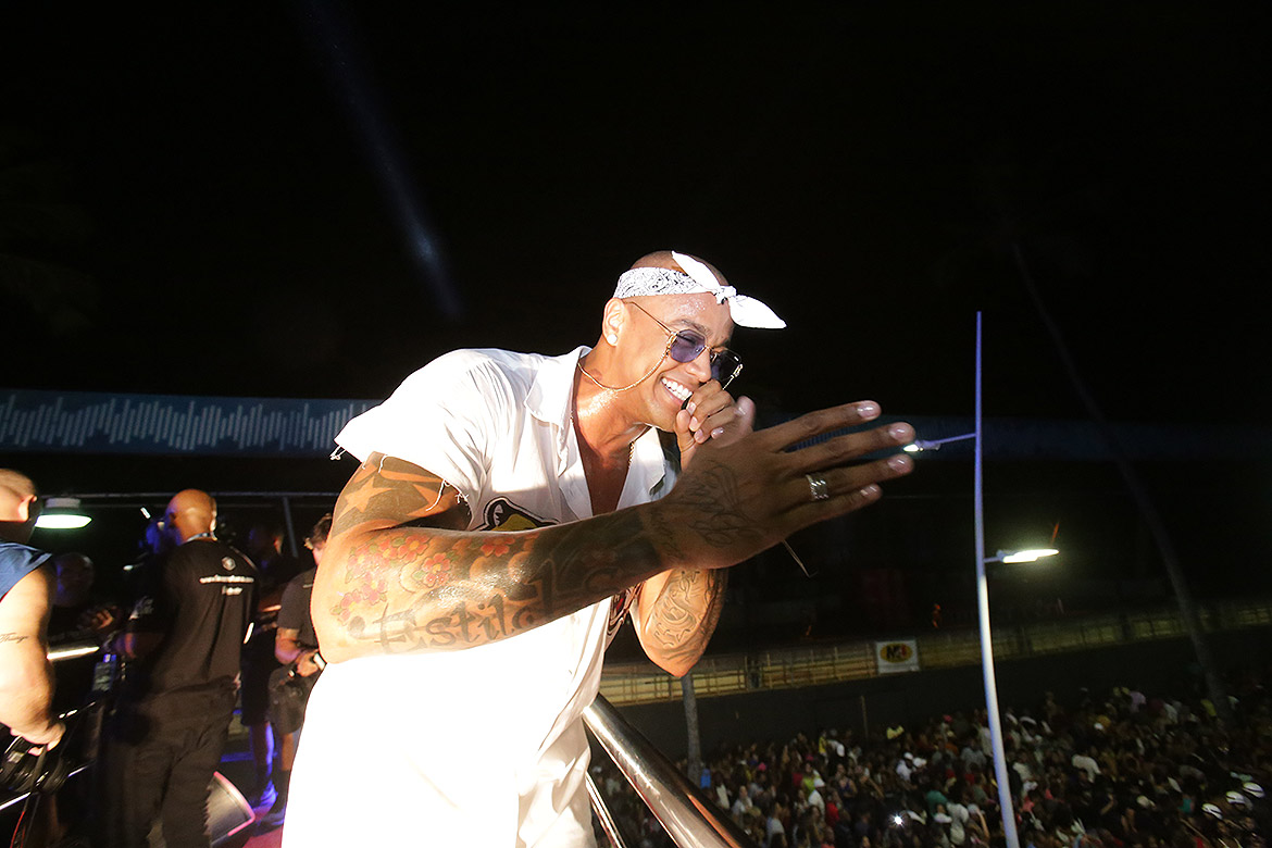 Léo Santana comanda público do Pipoco
