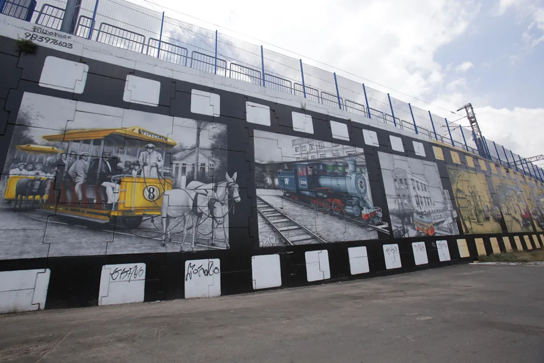 Painel feito por Rildo Foge perto da estação de metrô em Pirajá