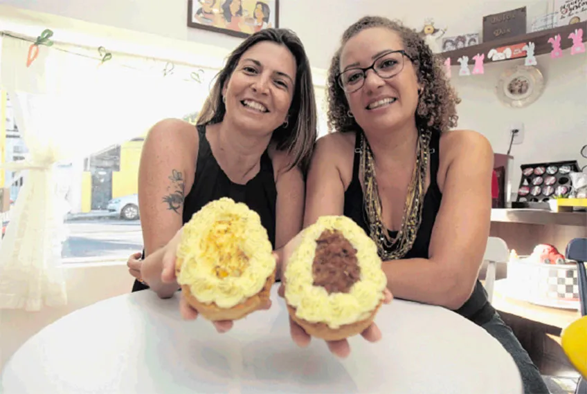 Daniela e Geórgia, do Bolos das Meninas, lançaram ovos de carne e queijo