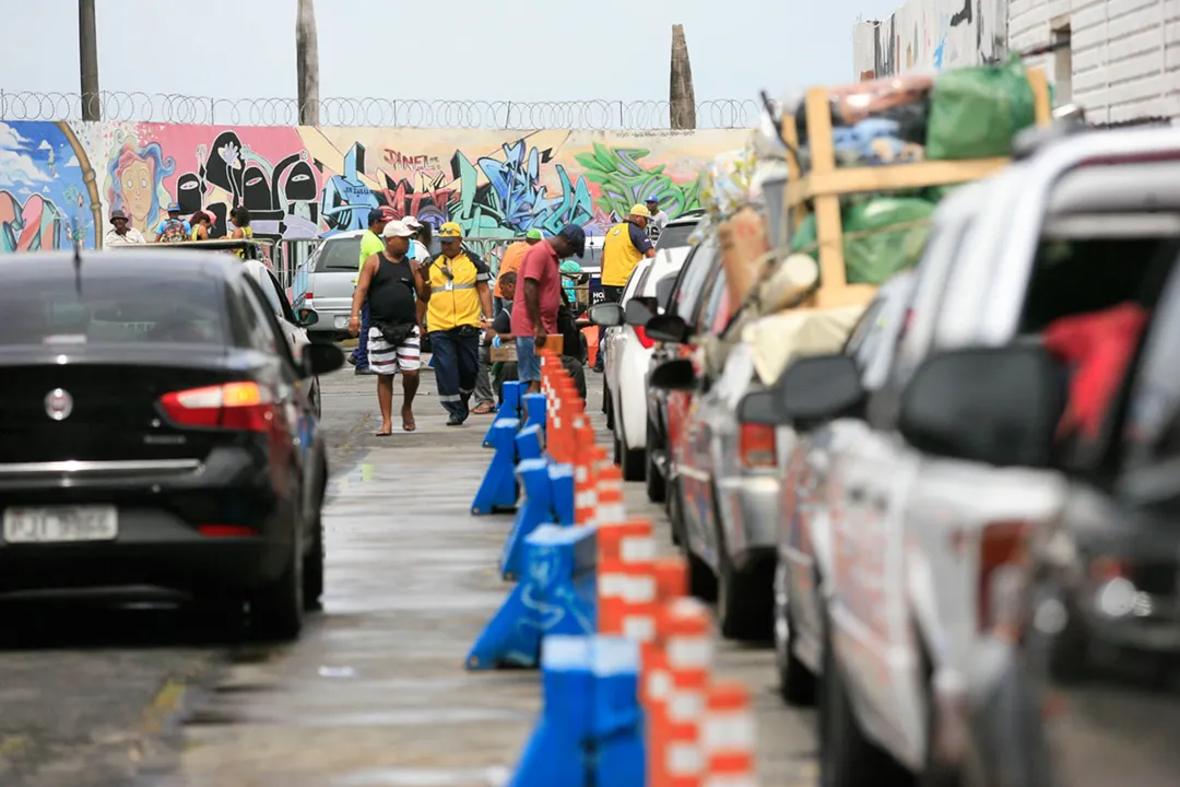 Fluxo segue intenso para carros no Terminal de São Joaquim