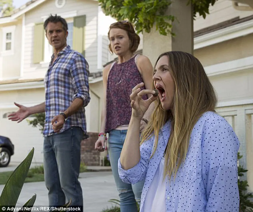 Drew Barrymore vive a corretora Sheila, que, de repente, passa a consumir carne humana