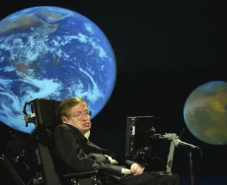 Físico pop, Stephen Hawking fez participação em seriados, filmes e até músicas