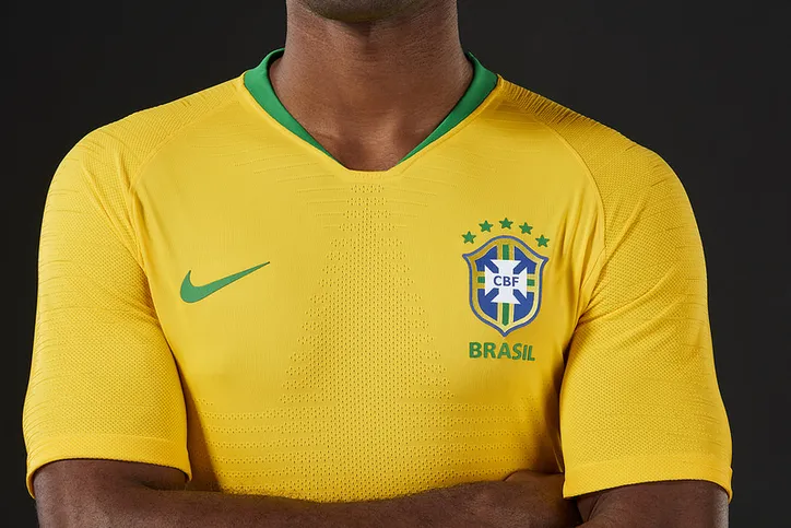 Imagem ilustrativa da imagem CBF revela nova camisa do Brasil com amarelo 'vibrante' inspirado na Copa de 1970