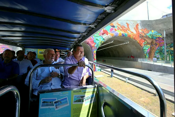 Wagner e Rui estiveram na entrega da Linha Azul