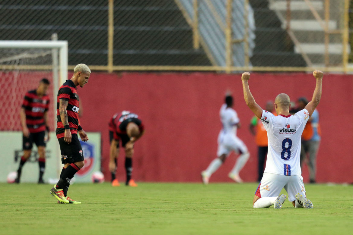 Com dois gols de Neilton, Leão vence o Bahia de Feira e se classifica para final