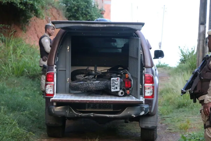 Imagem ilustrativa da imagem Suspeito de liderar quadrilha é baleado durante operação em Valéria