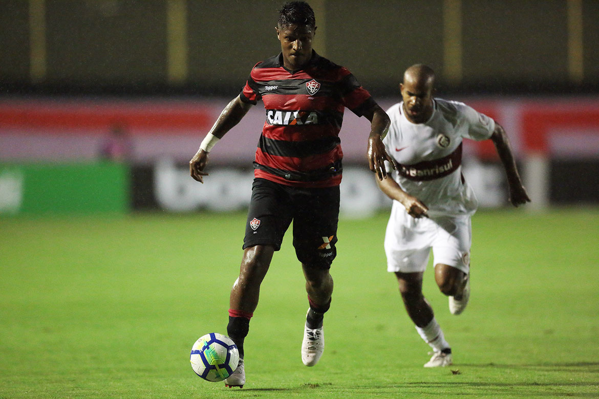 Vitória bate Inter nos pênaltis e segue para as oitavas da Copa do Brasil