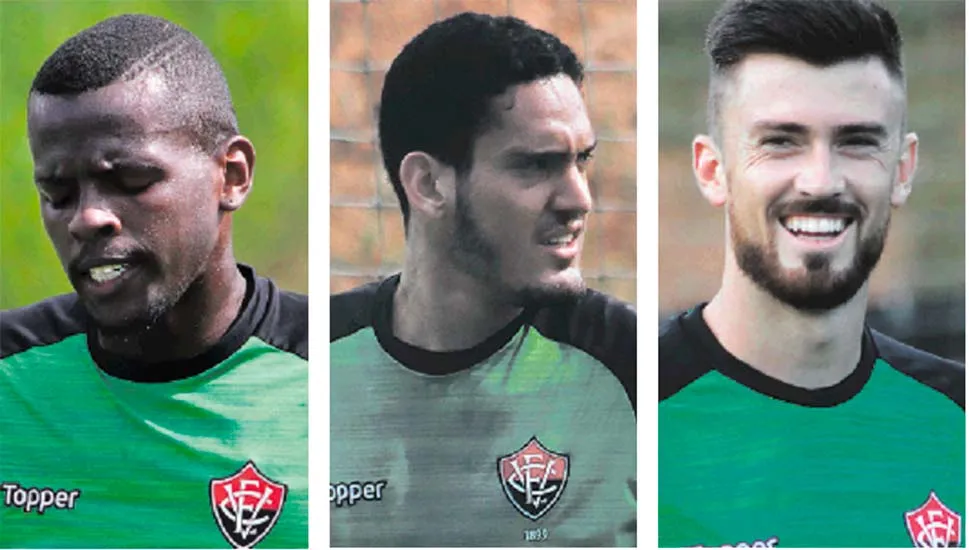 Após novas falhas de Caíque (E), Ronaldo (C) e Elias (D) surgem como opção para defender a meta Rubro-Negro contra o Ceará