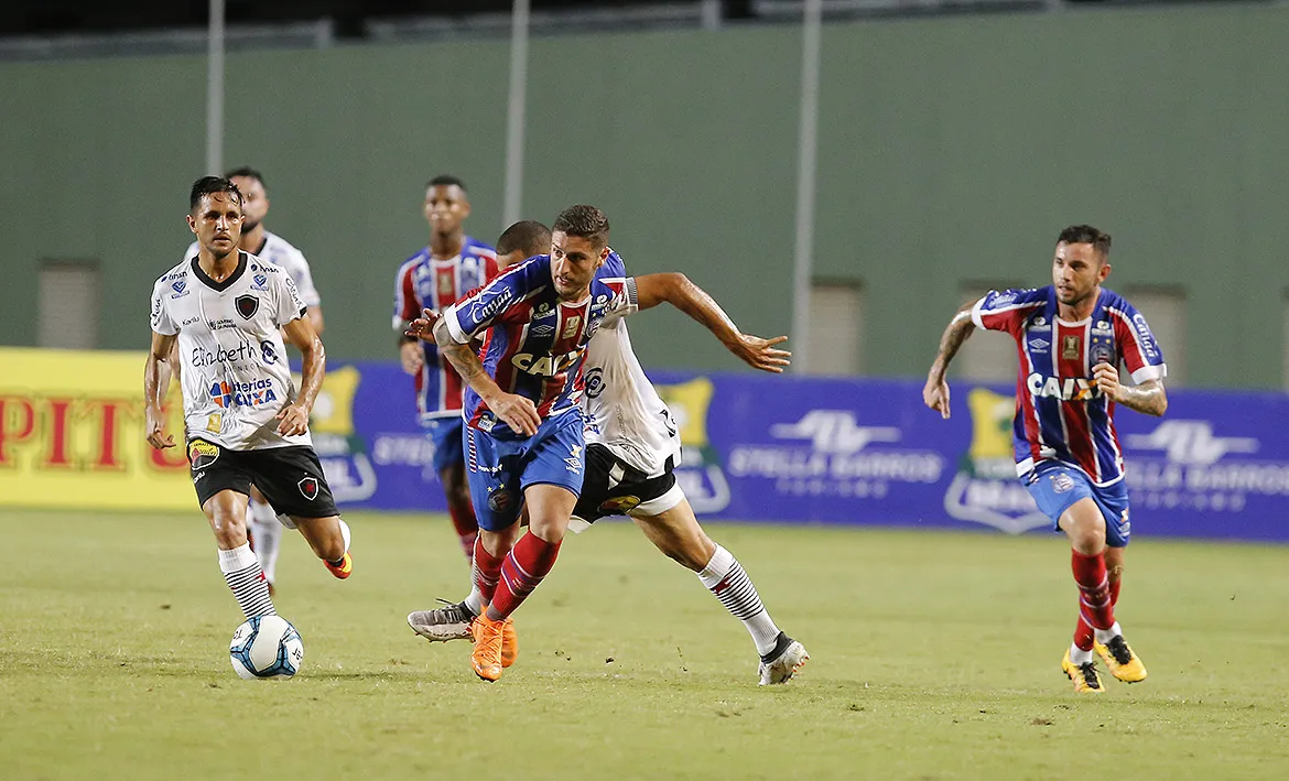Zé Rafael e perdeu chance incrível ainda no primeiro tempo