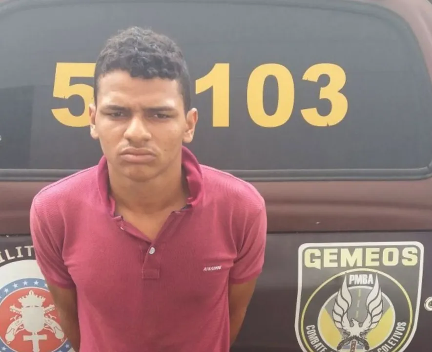 João tentava entrar em ônibus armado quando foi preso