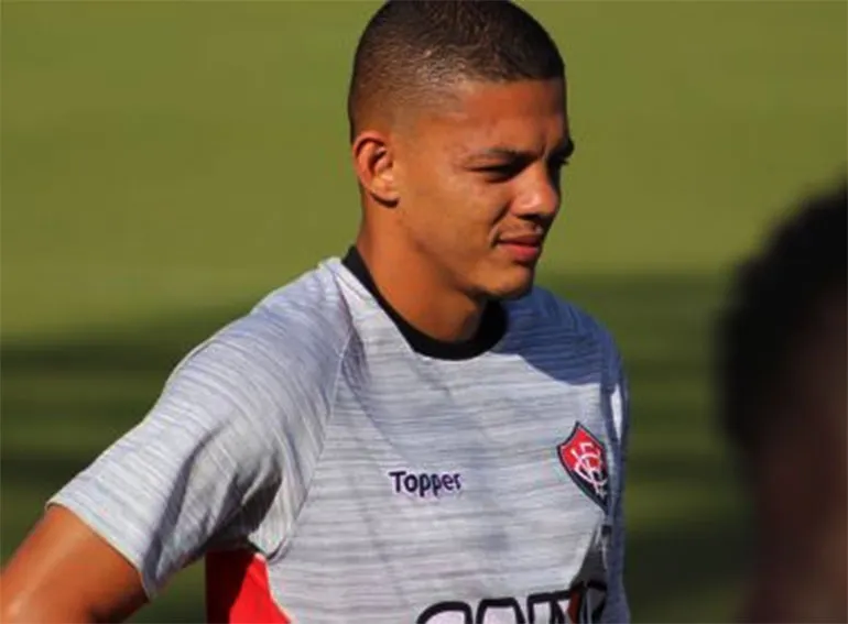 Walisson participou de treino no CT do Palmeiras