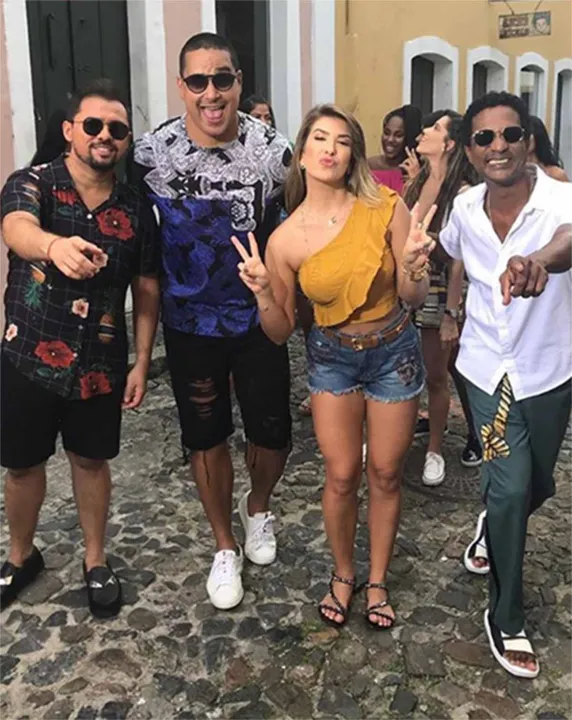 Xanddy sobre seu novo clipe: "Podem preparar os corações".