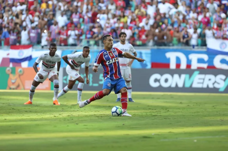 Bahia perde chances claras, leva gol no fim e empata com o São Paulo
