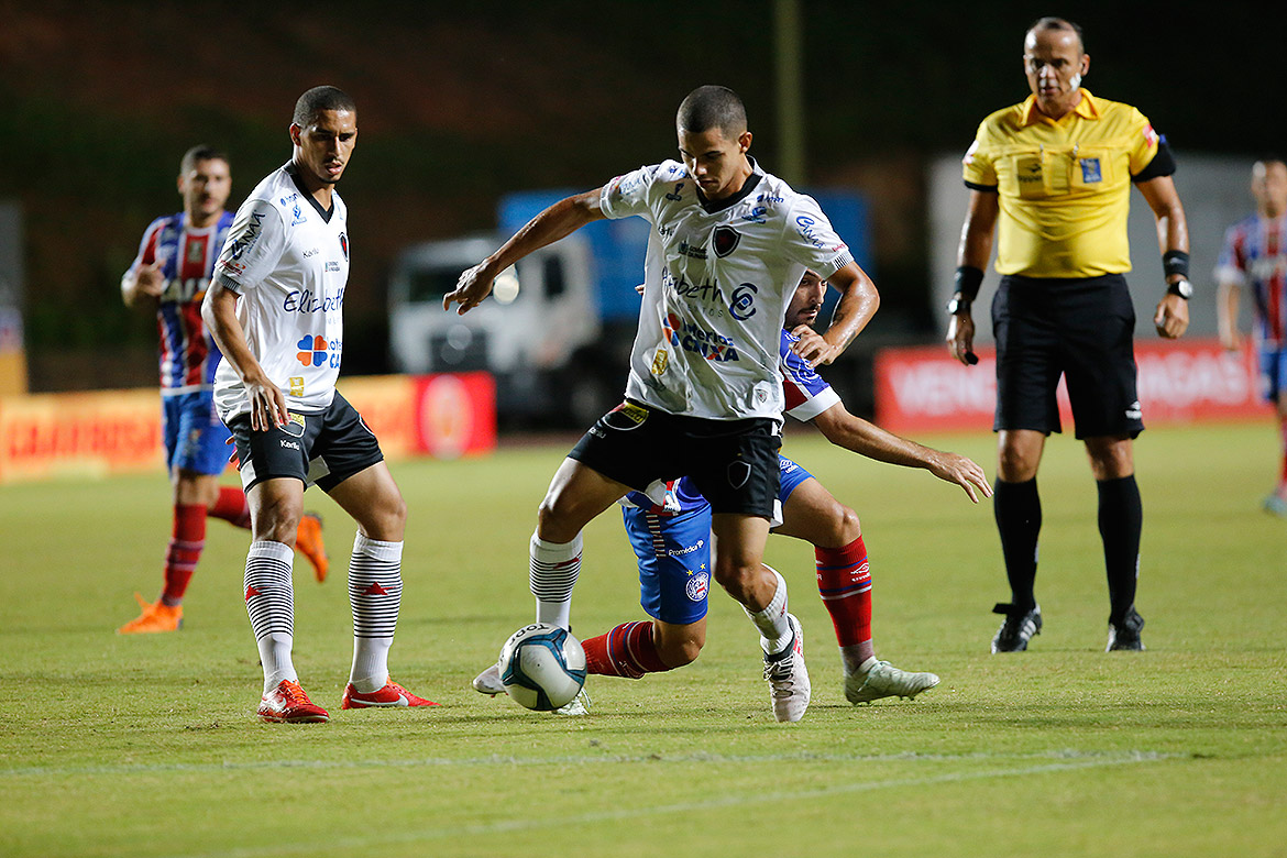 Bahia empata sem gols com Botafogo-PB, mas se classifica às semifinais