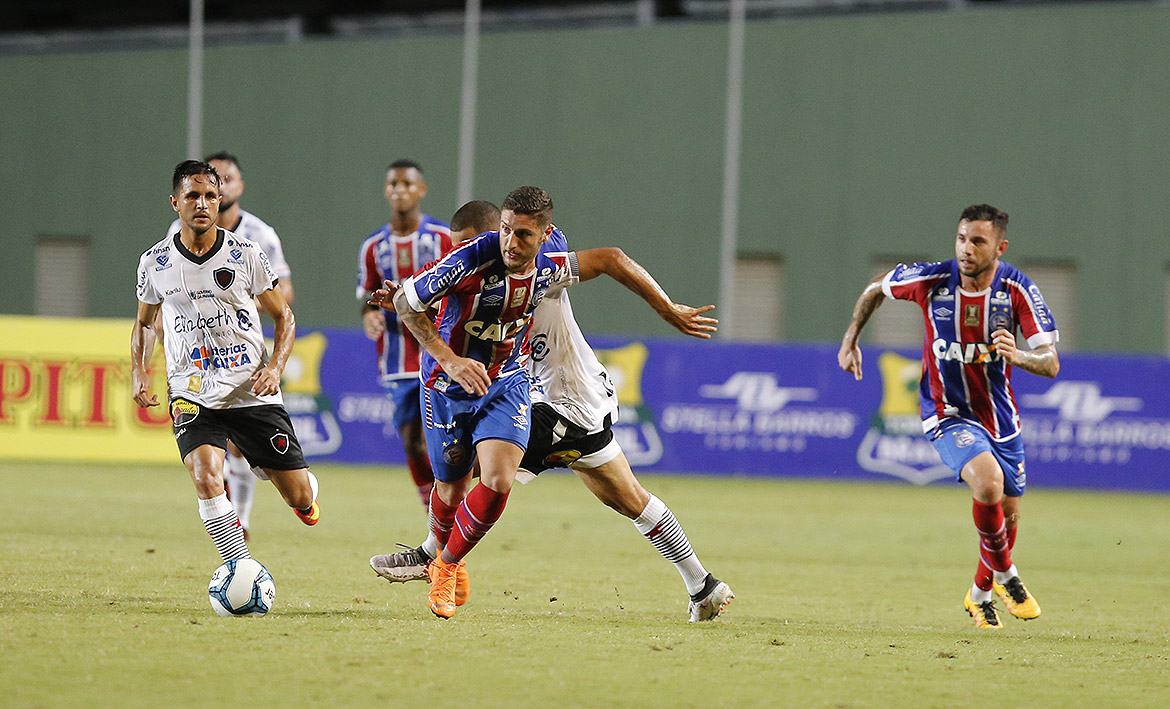 Bahia empata sem gols com Botafogo-PB, mas se classifica às semifinais