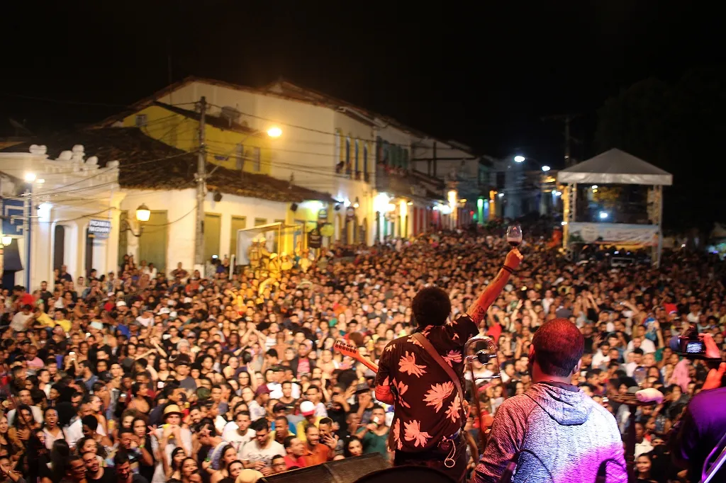 O show do cantor Jau encerrou a 19ª edição do Festival de Lençóis, nesse final de semana