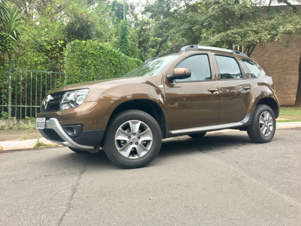Na briga dos SUVs, Duster e Captur jogam juntos e vendem, somados, acima das 3.000 unidades por mês
