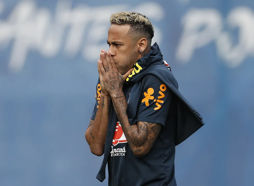 Neymar voltou ao campo e participou normalmente da atividade comandada por Tite
