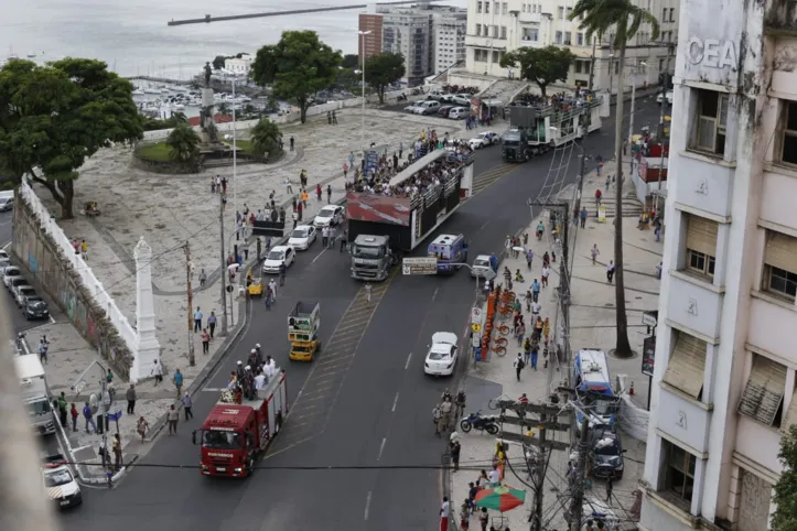 Imagem ilustrativa da imagem Cortejo faz homenagem a Orlando Tapajós no centro de Salvador