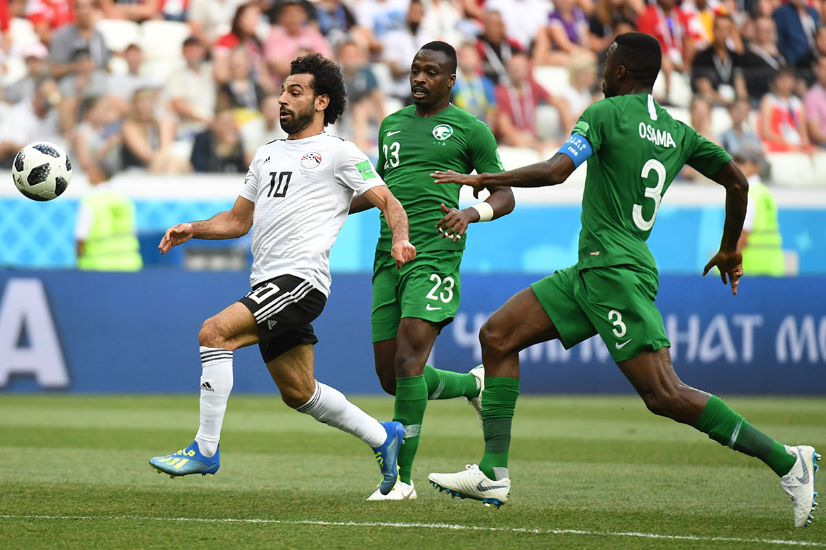 Arábia Saudita vira sobre o Egito no fim e volta a vencer em Copas após 24 anos