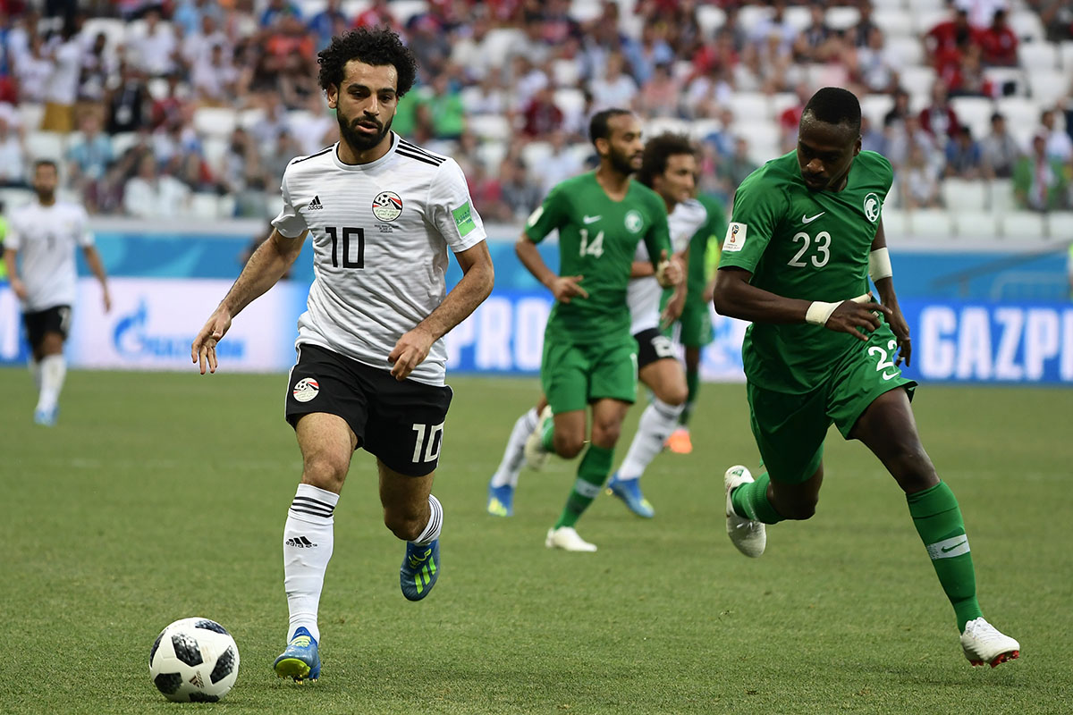 Arábia Saudita vira sobre o Egito no fim e volta a vencer em Copas após 24 anos