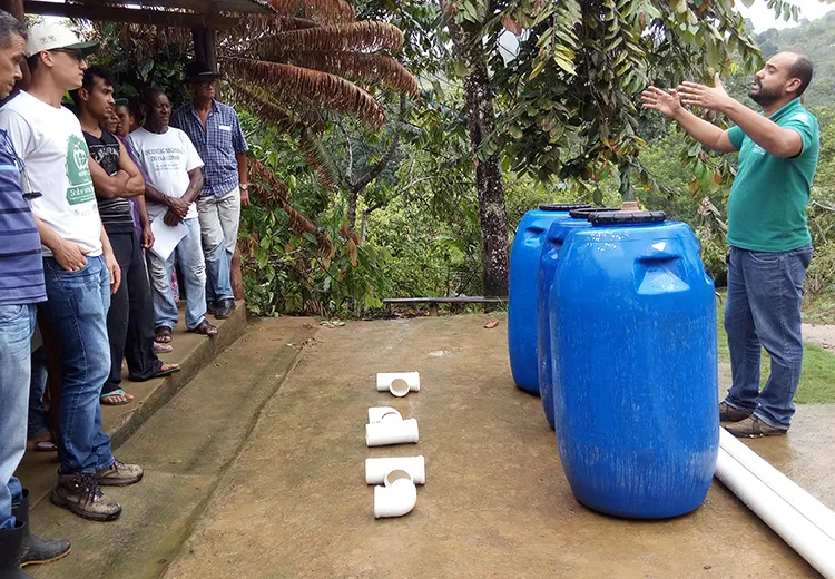 O mecanismo é um sistema fechado de tratamento de esgoto doméstico pensado para evitar a contaminação do solo e da água