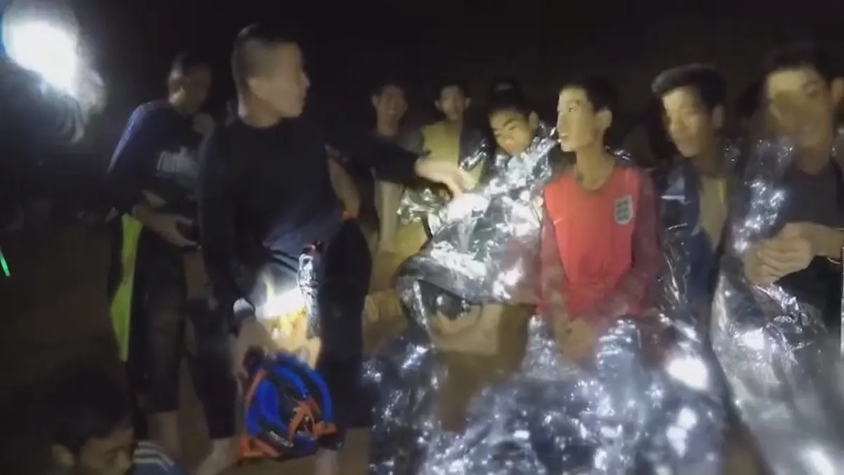 Os adolescentes, que têm entre 11 e 16 anos, e seu treinador, desapareceram no dia 23 de junho