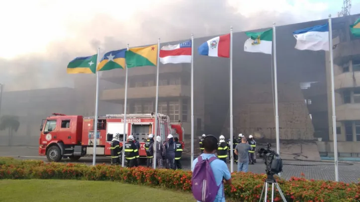 Incêndio atinge a Assembleia Legislativa da Bahia