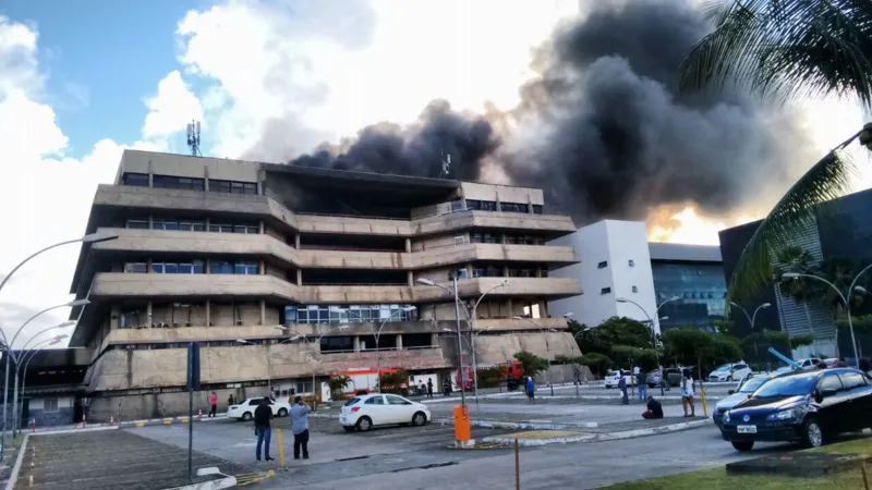 Incêndio atinge a Assembleia Legislativa da Bahia