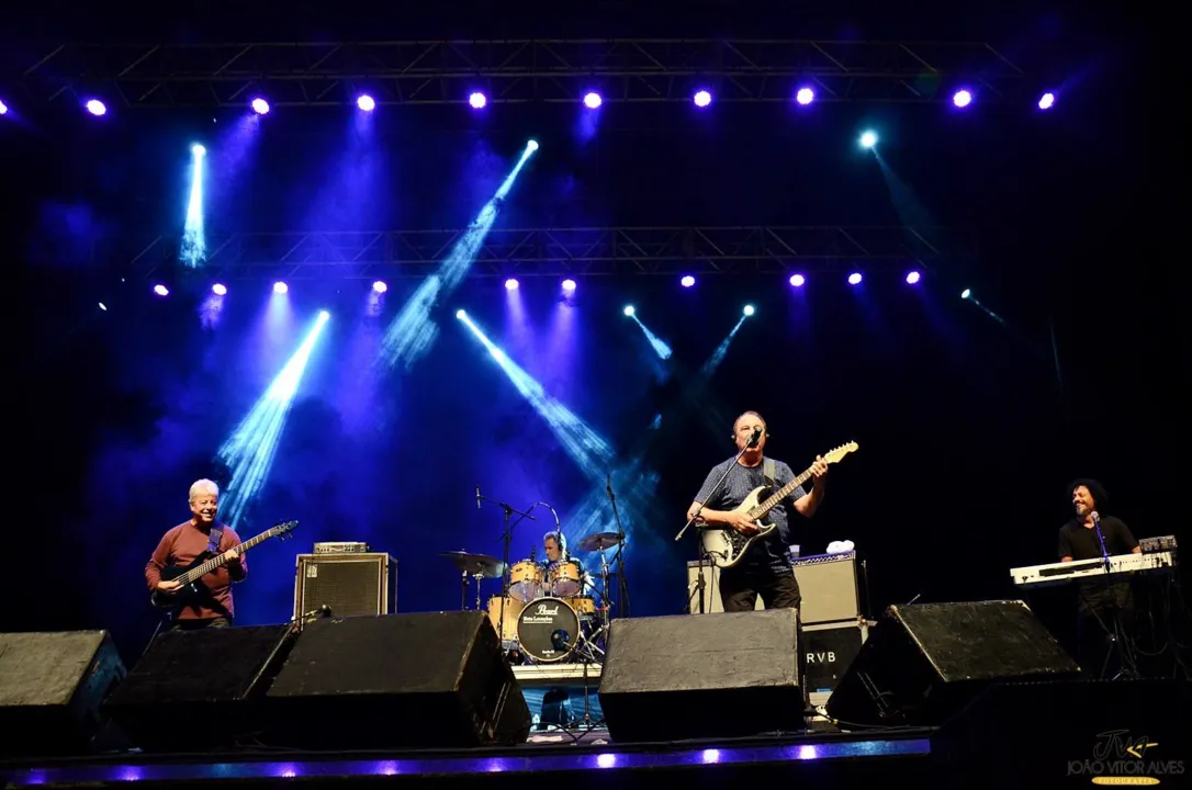 O grupo Pholhas é especializado em covers de grupos americanos e ingleses