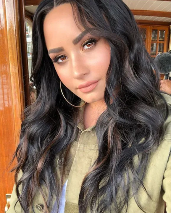 Em texto, Demi disse que agora precisa de tempo para se curar e voltar à sobriedade