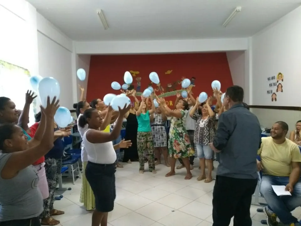 A ideia do encontro foi oferecer às famílias proficiência nas áreas específicas dentro das necessidades de seus filhos