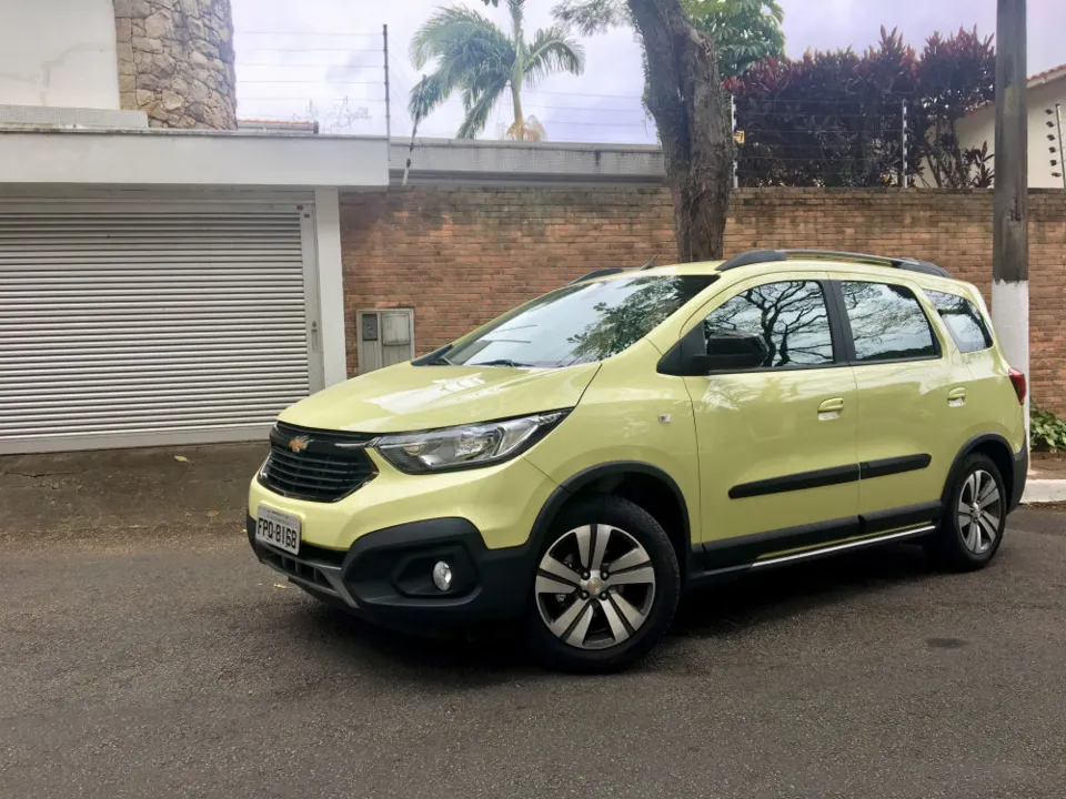 Minivan continua fazendo o que sabe fazer de melhor: transportar sete pessoas da forma mais em conta possível