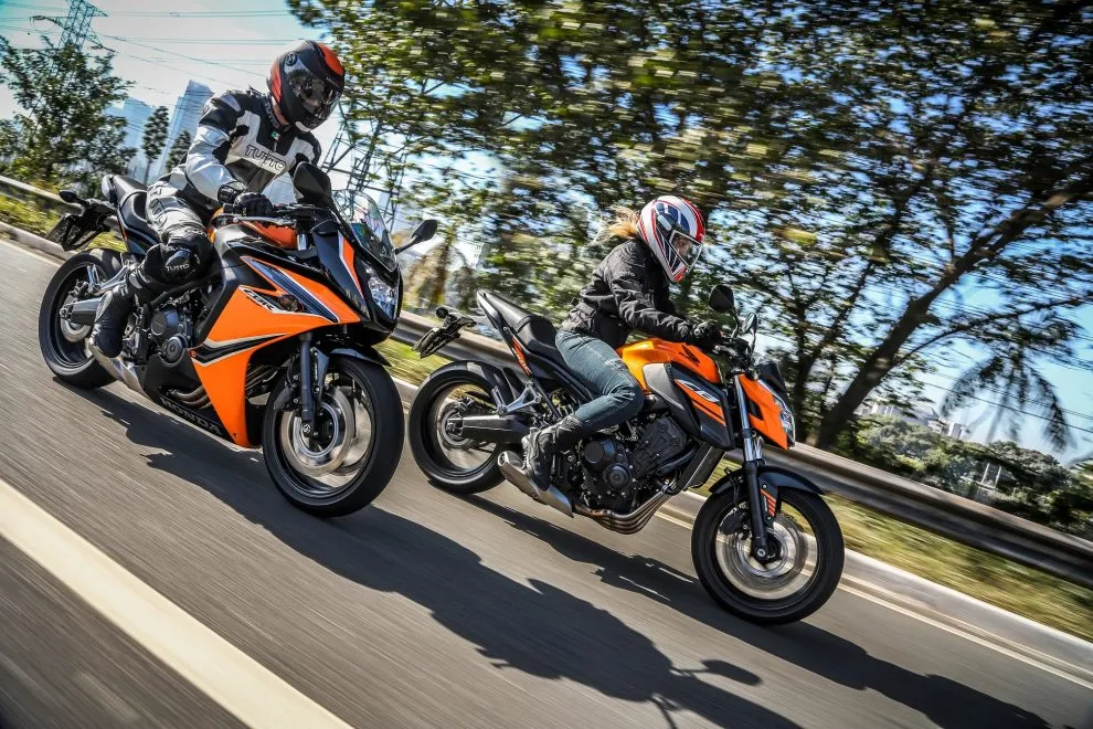 Modelo chega com inéditas cores laranja e vermelho