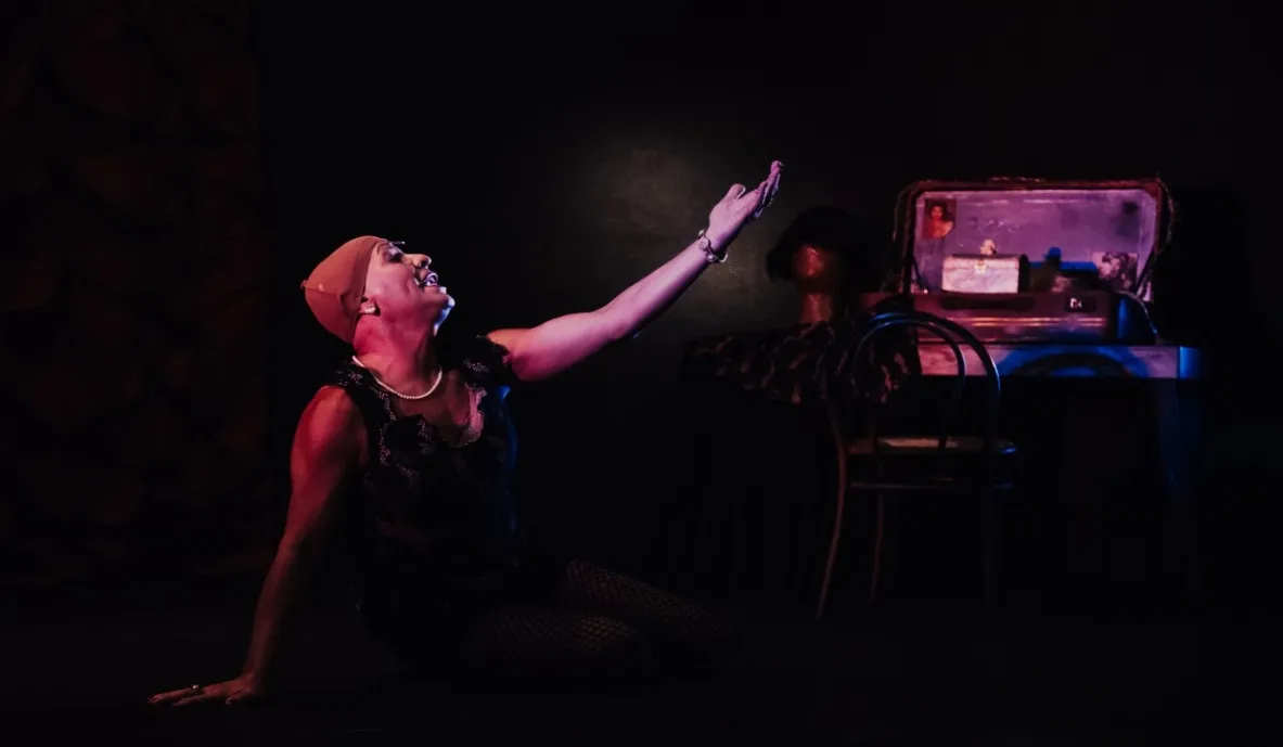 Musical reúne canções de Ary Barroso e a partir delas é contada a história de uma travesti