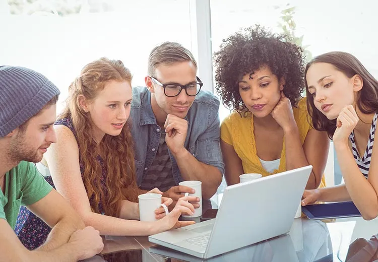 Essas novas metodologias surgem para que a educação consiga acompanhar as necessidades dos estudantes
