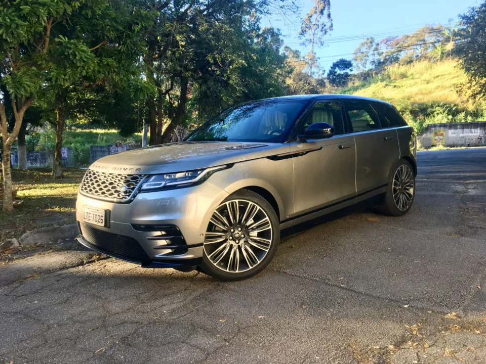 Velar exibe desempenho generoso com 380 cv, pacote com tecnologia de tração train response e preço a partir de 380 mil