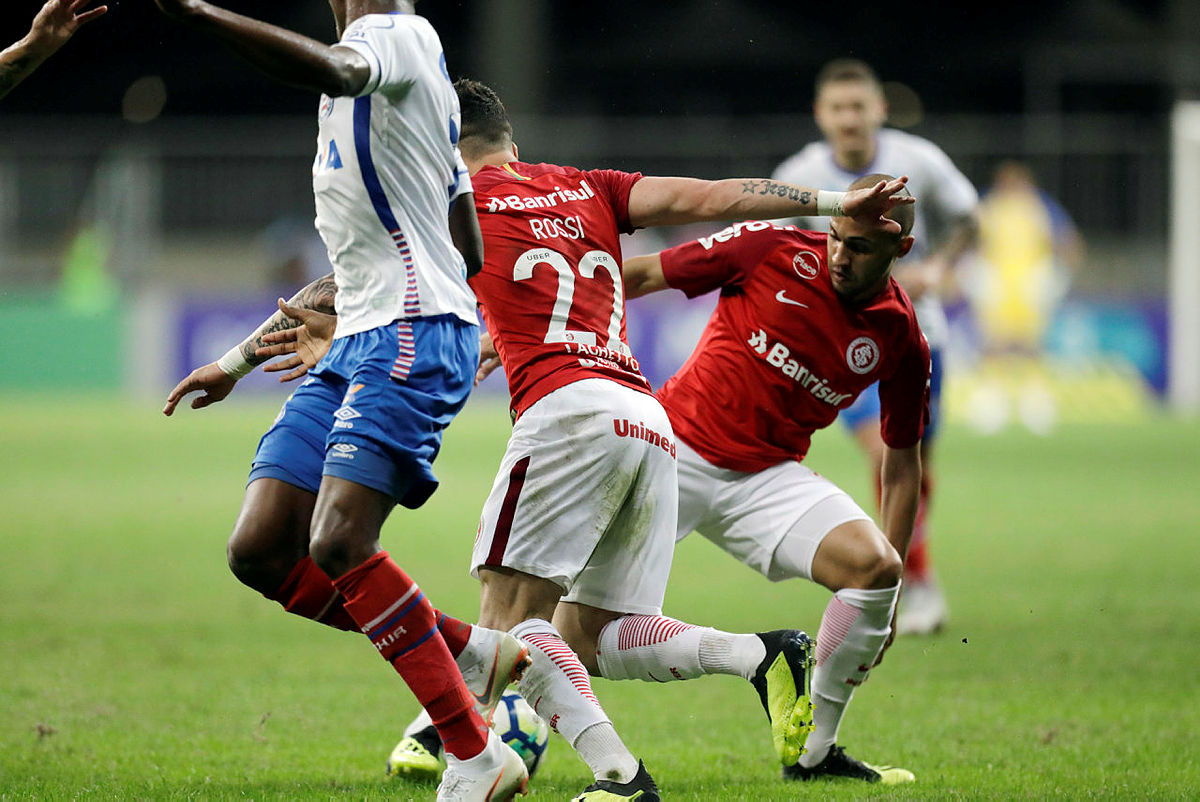 Bahia vacila e perde invencibilidade para o Internacional no Brasileirão