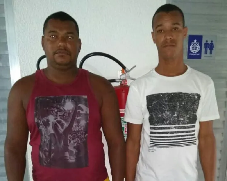 A dupla é suspeita de atacar um grupo que fazia um passeio de barco na Ribeira