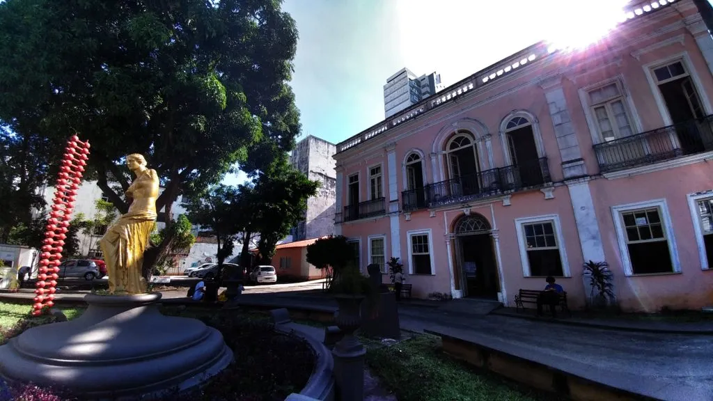 São oferecidas 70 vagas para curso na Escola de Belas Artes