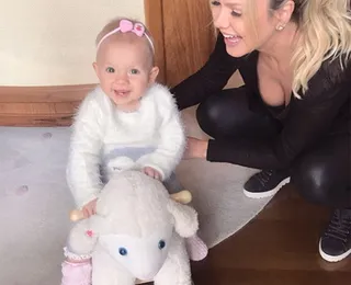 Eliana comemora 1º aniversário da filha Manuela: 'passou rápido demais', diz