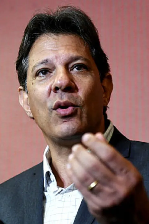 Haddad: existe um muro que separa FHC de Bolsonaro; de mim, é uma porta