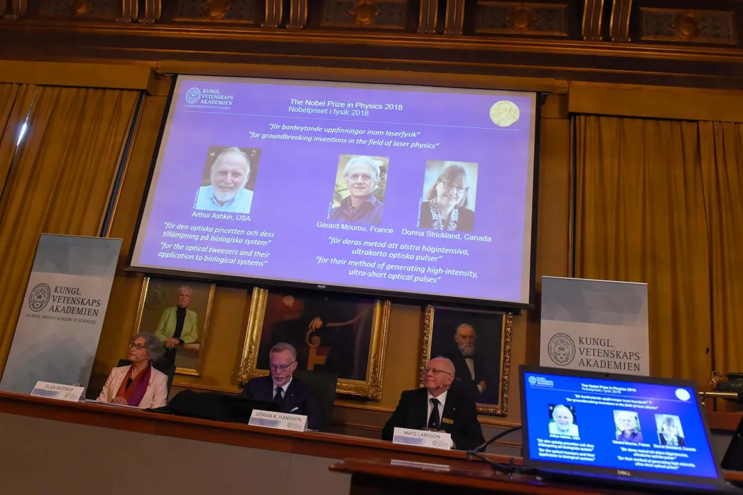 Arthur Ashkin, Gérard Mourou e Donnna Strickland tiveram os nomes anunciados nesta terça