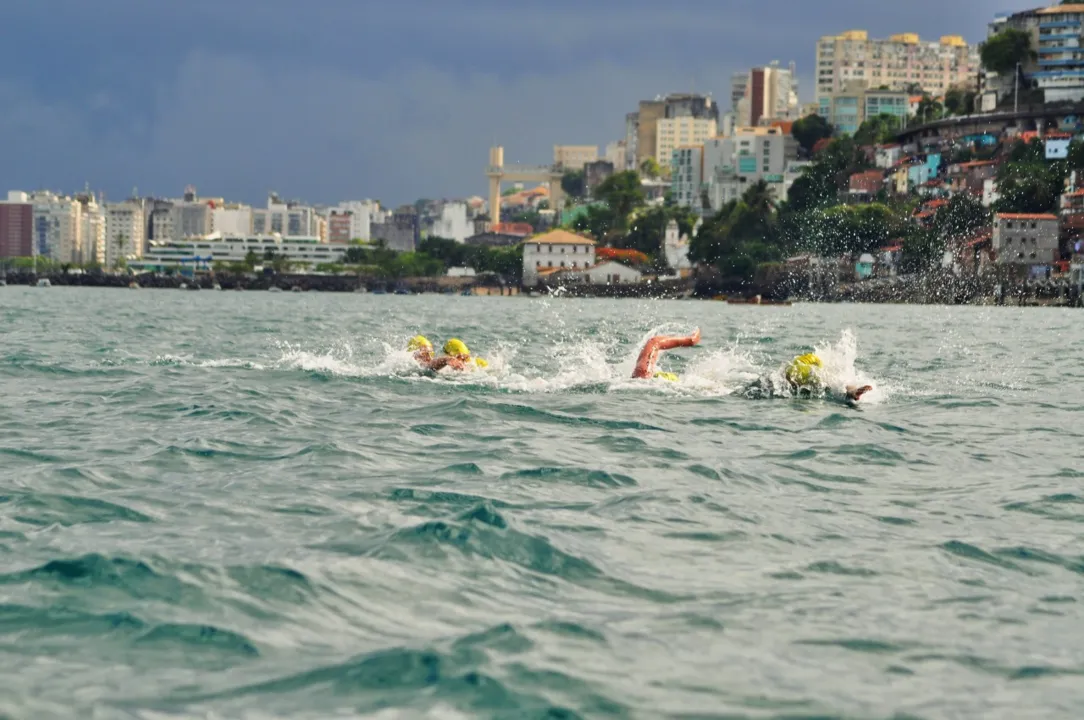 Atletas vão nadar 5 km até a sede do Yacht, na Barra